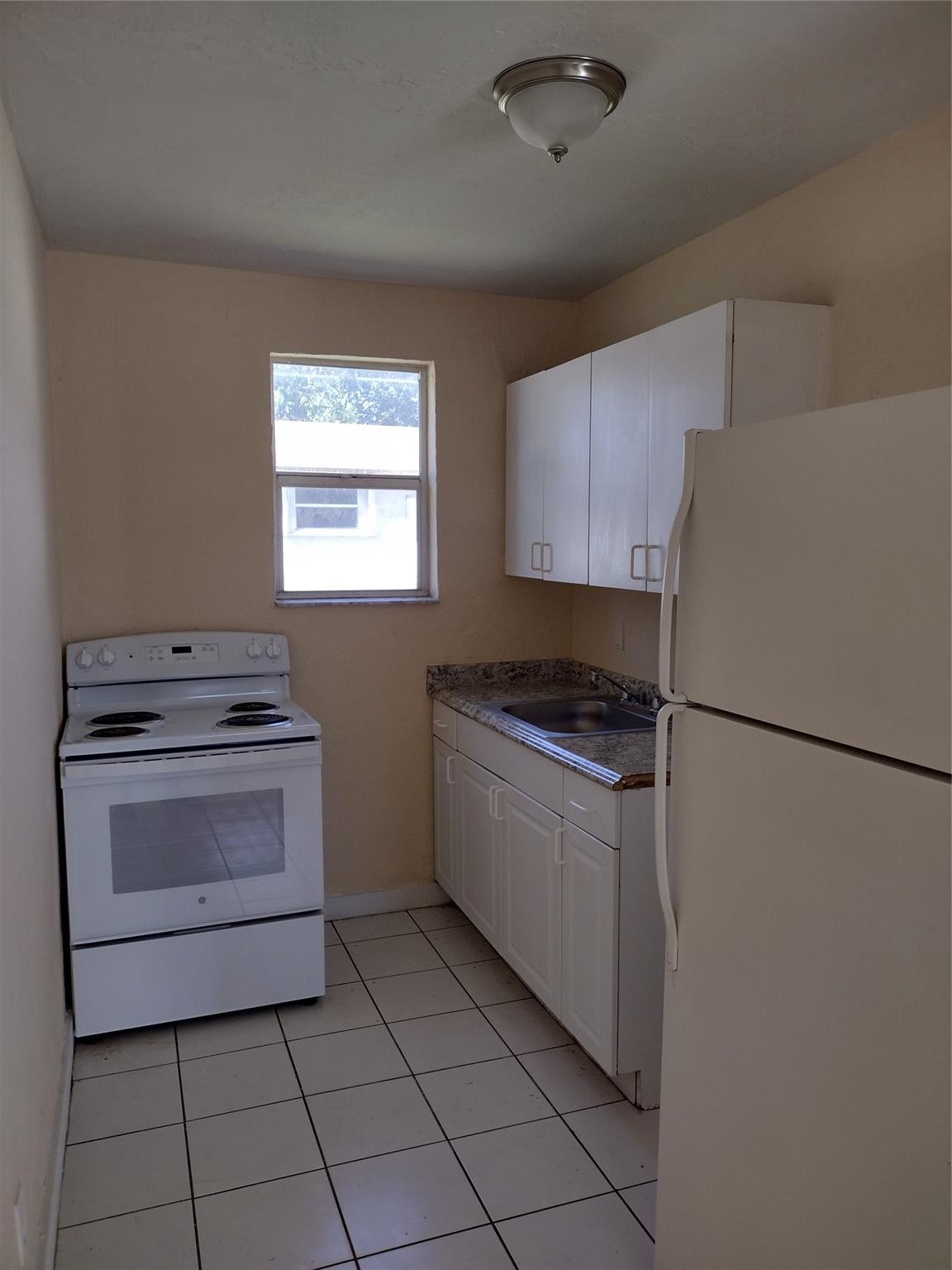 Meekins Add 1 Amd 26-50 B - Residential Lease