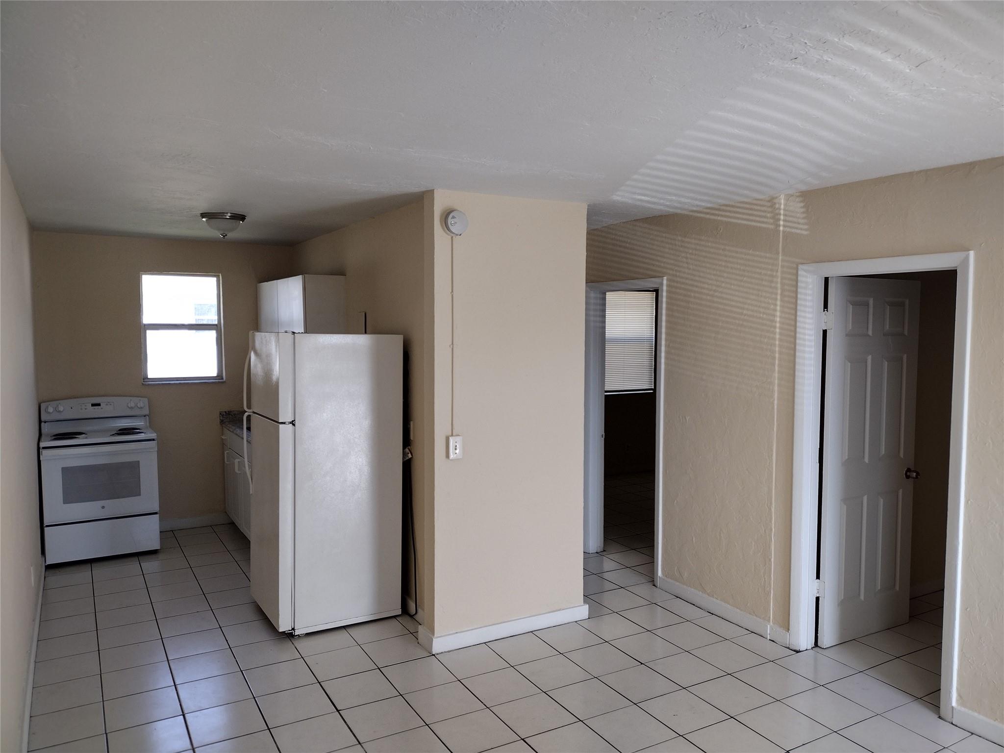 Meekins Add 1 Amd 26-50 B - Residential Lease