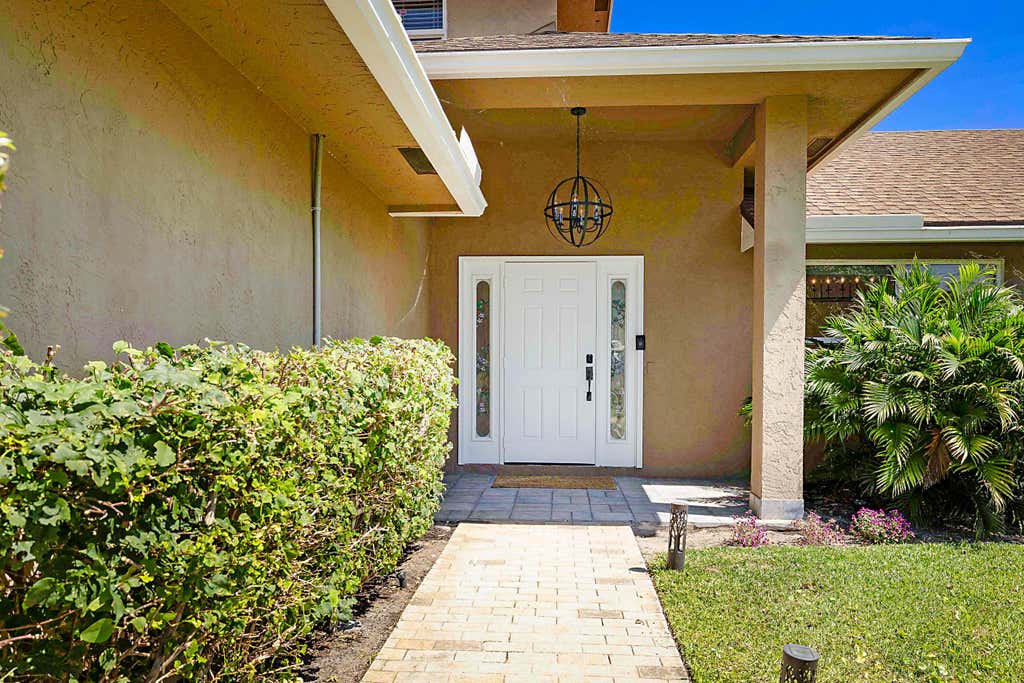 Photo of 4093 Palo Verde Drive, Boynton Beach, FL 33436 (MLS # B26022038)