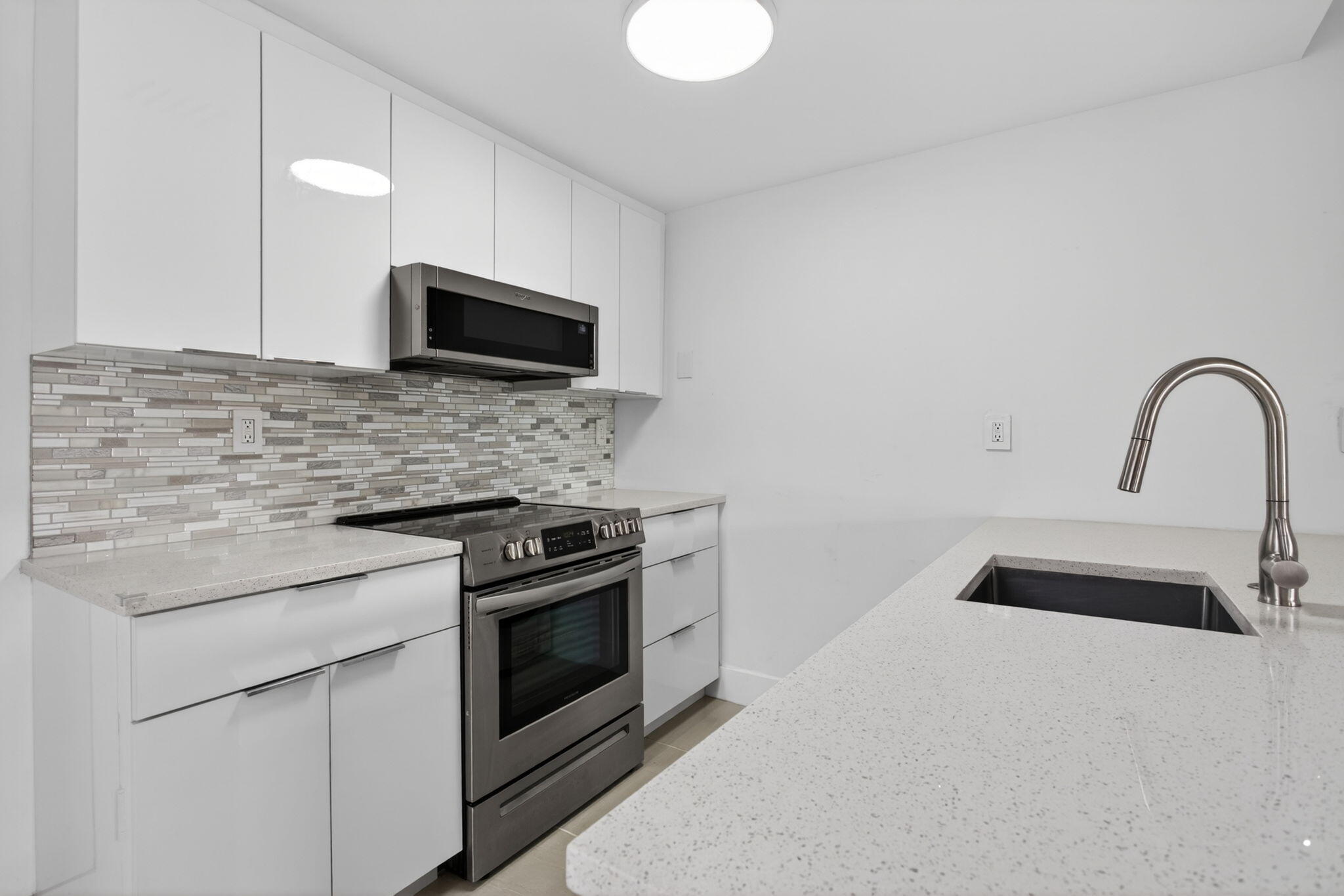 3212 NE 12th Street Apt 204