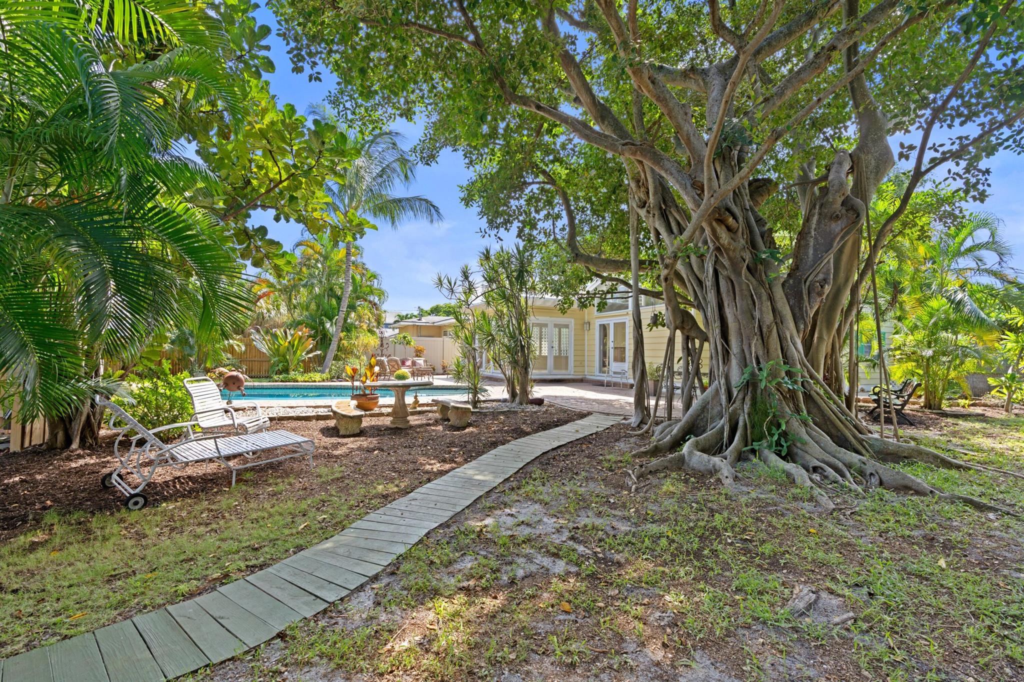 LAKE WORTH TOWN OF - Residential