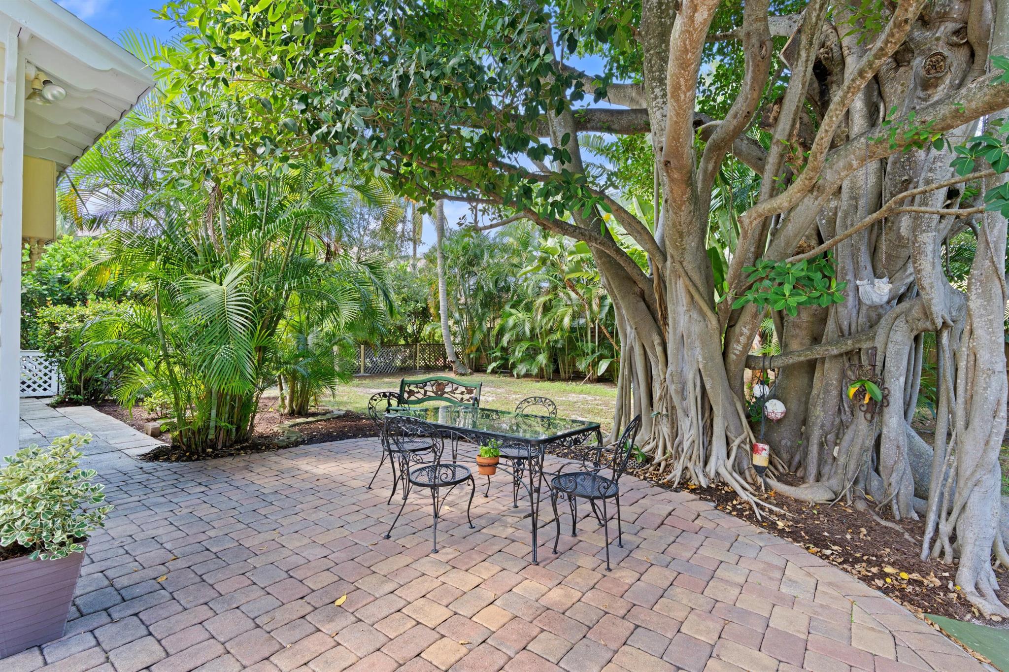 LAKE WORTH TOWN OF - Residential