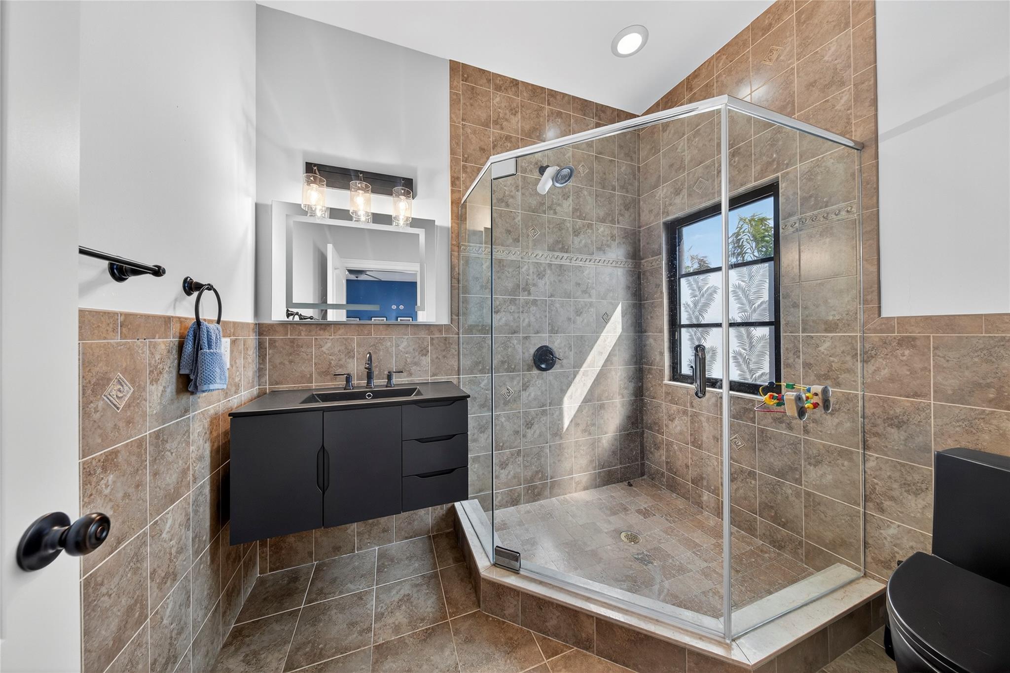 VENETIAN ISLES - Residential Lease