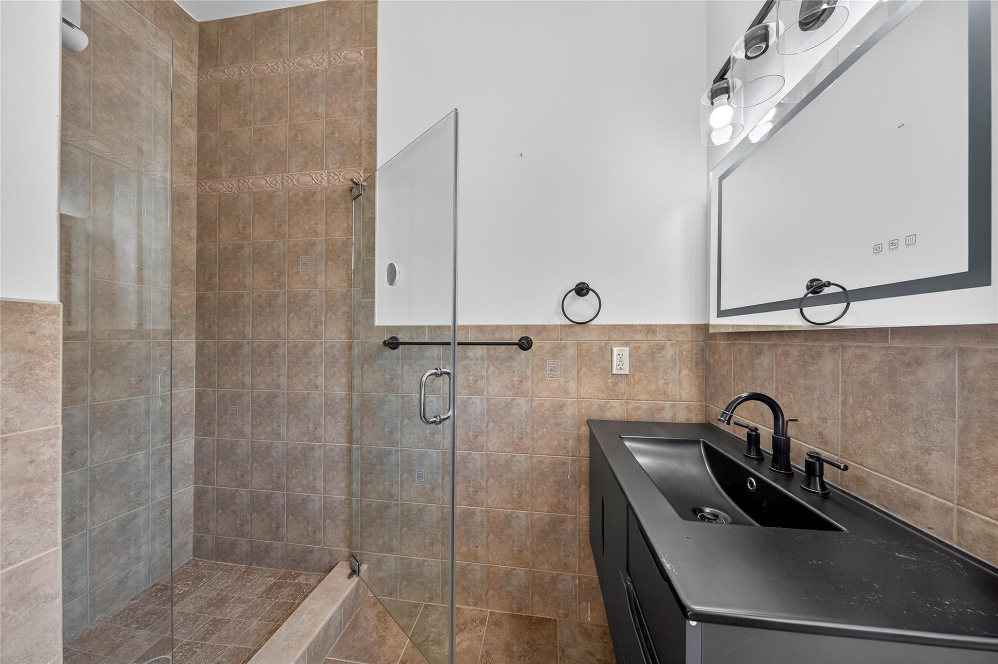 VENETIAN ISLES - Residential Lease