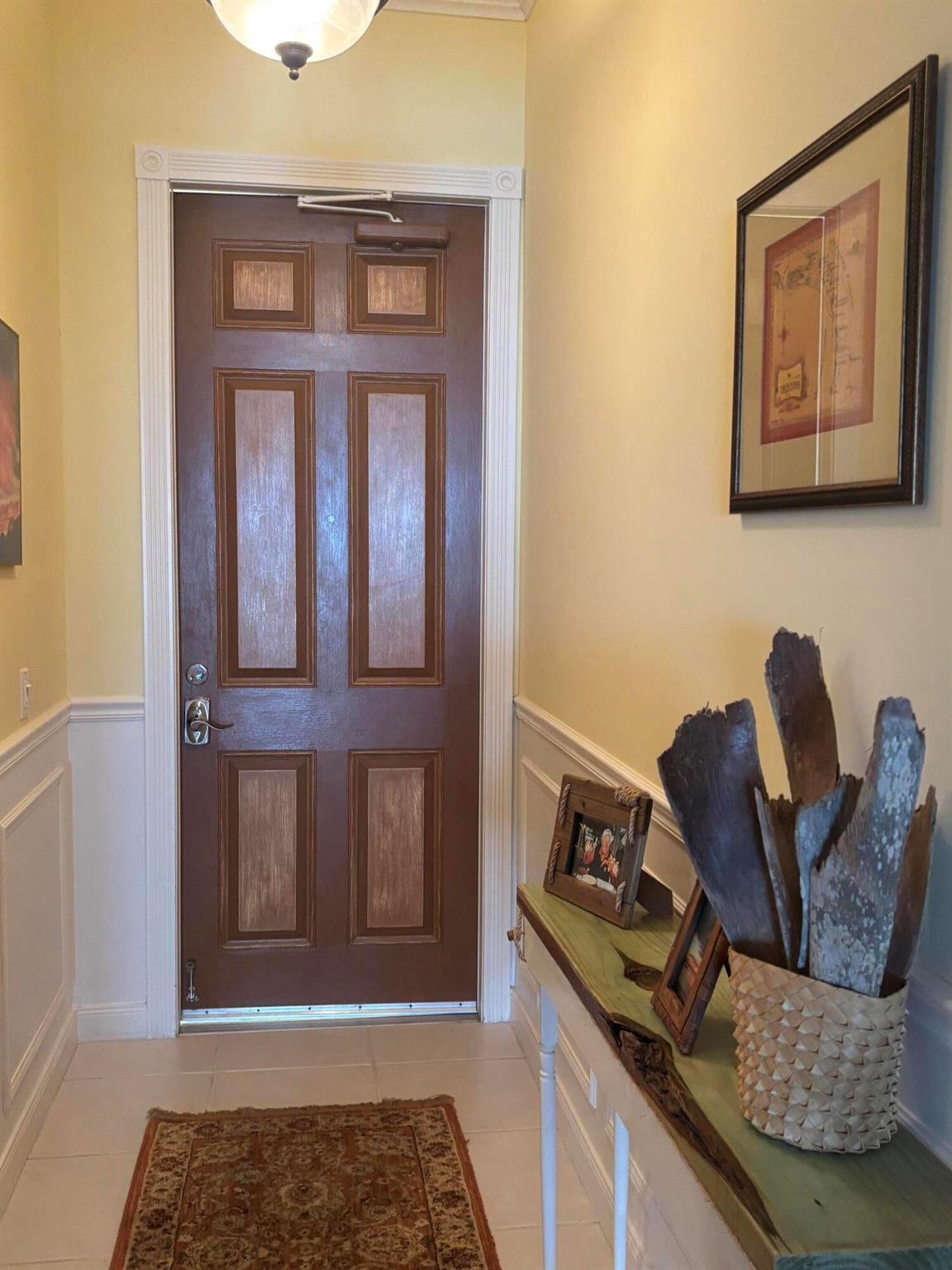 Perfectly decorated Harbour Isle Condo on the Indian River Lagoon (Intra Coastal Waterway) for your seasonal rental!!2nd floor corner unit provides easy access and privacy.BBQ Grills nearby.Short walk to the pool, Tennis courts and all the Social Activities.Call to see or look at the photos.Harbour Isle is a mile to the beaches.Great restaurants and Entertainment spots nearby.  Also ride FREEBEE to many Fort Pierce Locations!!!