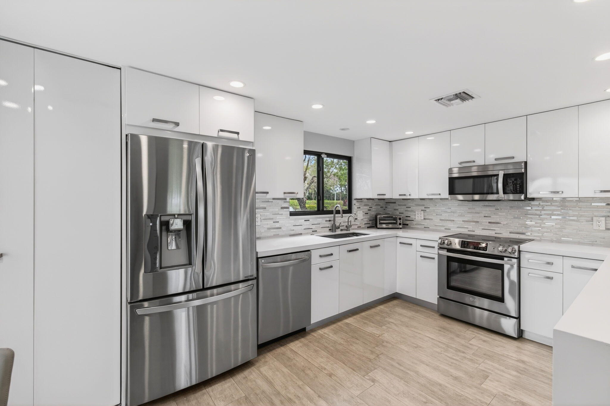 GLENEAGLES CONDO IV - Residential