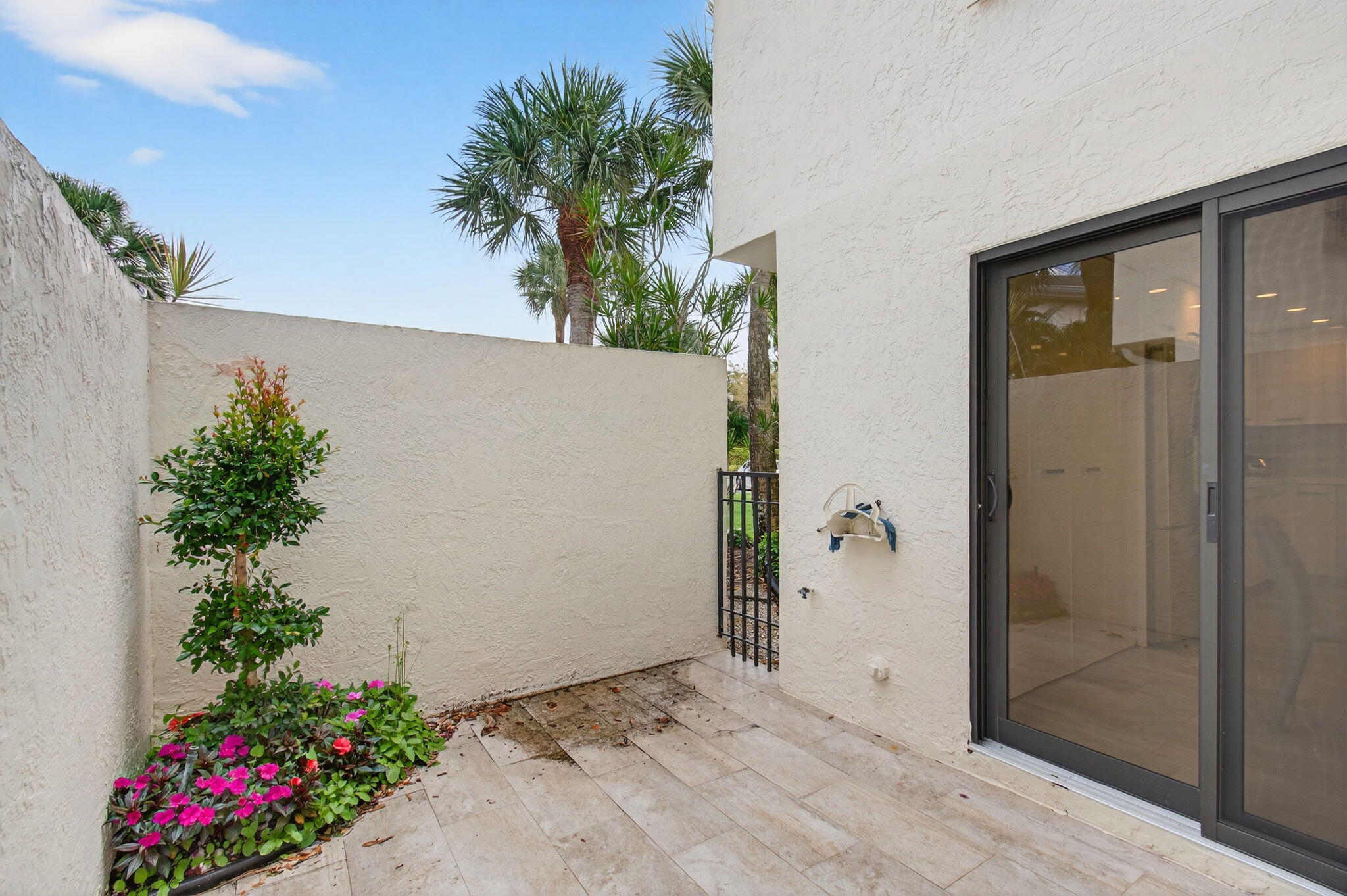 GLENEAGLES CONDO IV - Residential