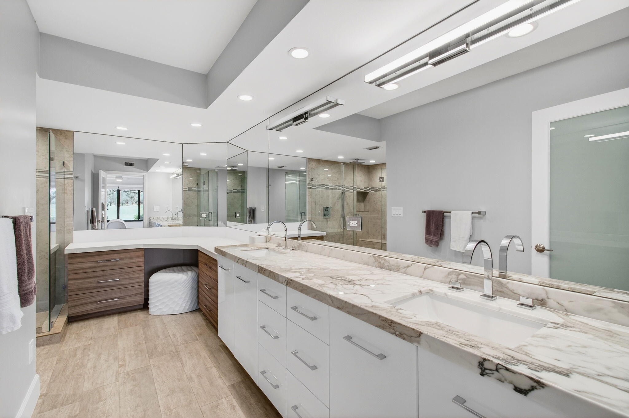 GLENEAGLES CONDO IV - Residential