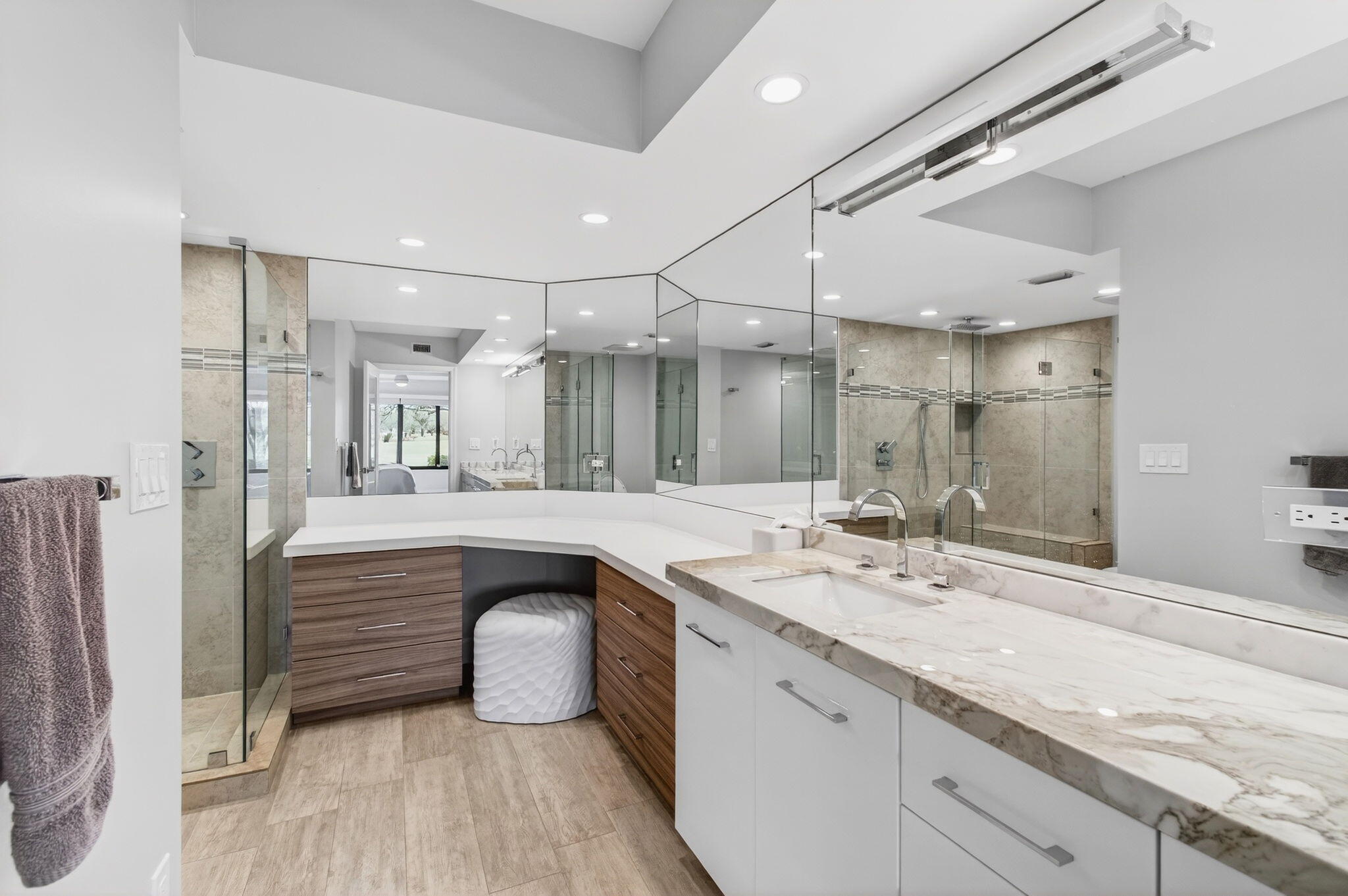 GLENEAGLES CONDO IV - Residential