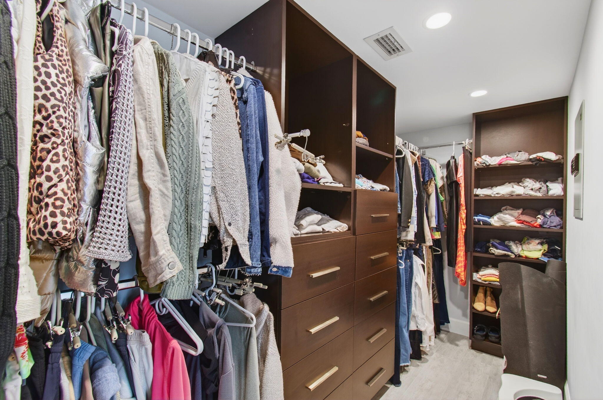 GLENEAGLES CONDO IV - Residential