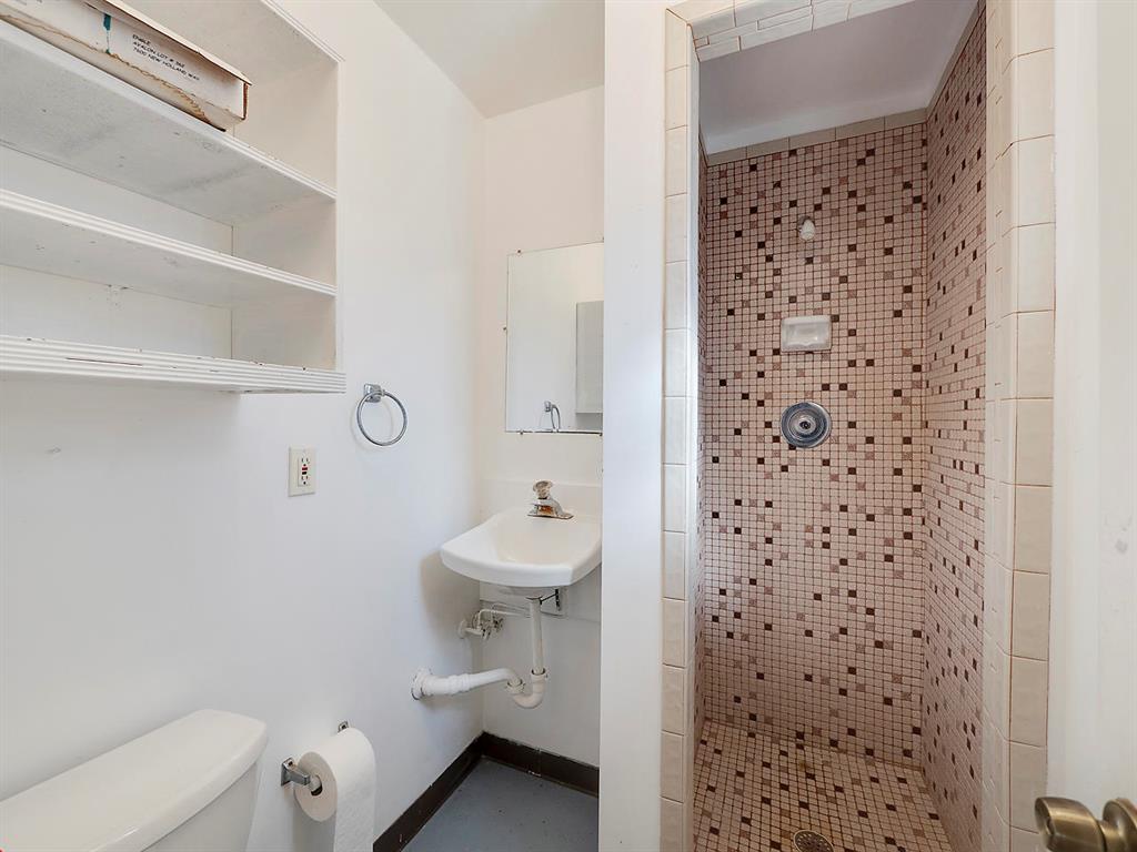 S/D OF 12-45-42, SE 1/4 IN - Residential