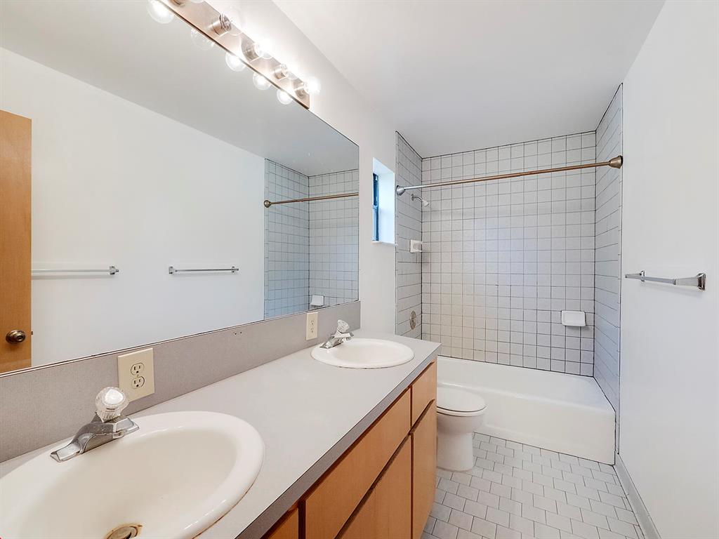 S/D OF 12-45-42, SE 1/4 IN - Residential