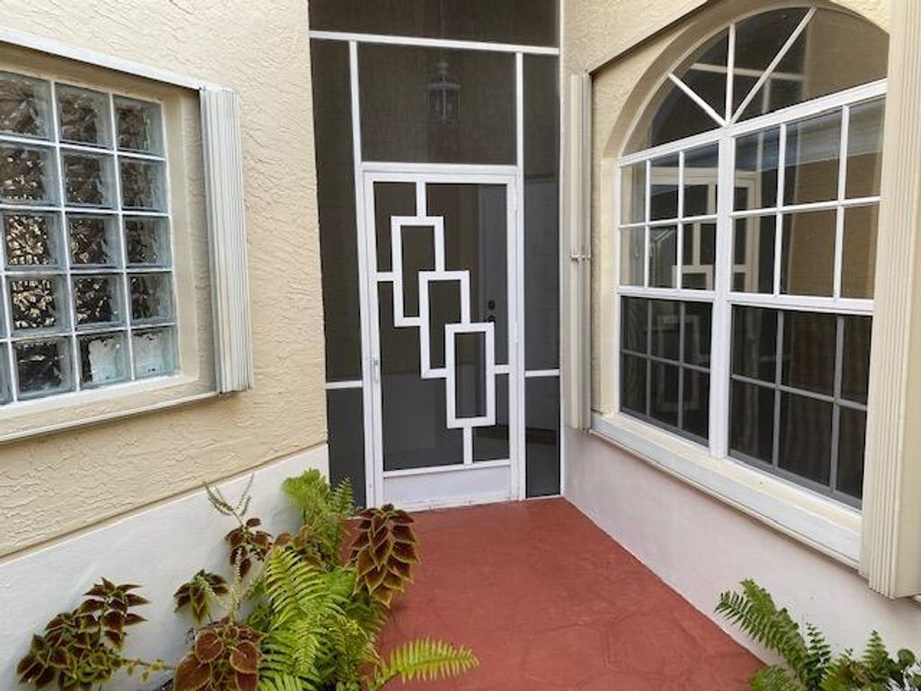 Photo of 6123 Floral Lakes Drive, Delray Beach, FL 33484 (MLS # R10967408)