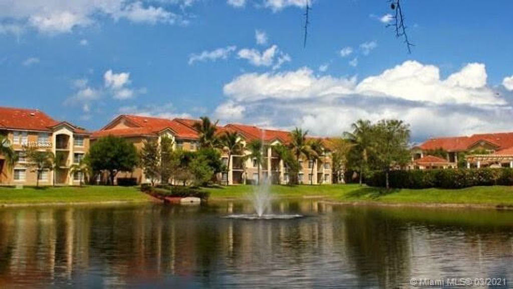 Photo of 811 Villa Circle, Boynton Beach, FL 33435 (MLS # R10784068)