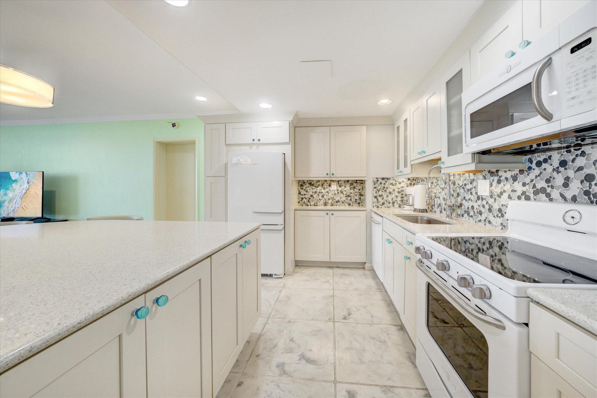 2508 Bay Drive 102