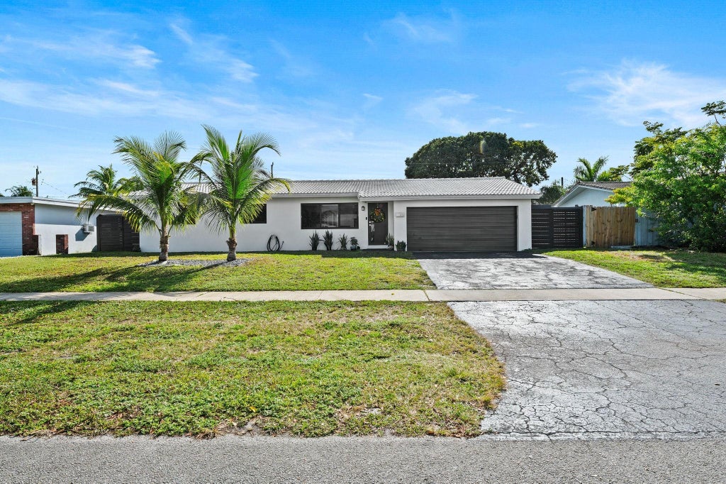 Photo of 4314 Roosevelt Street, Hollywood, FL 33021 (MLS # B26072341)