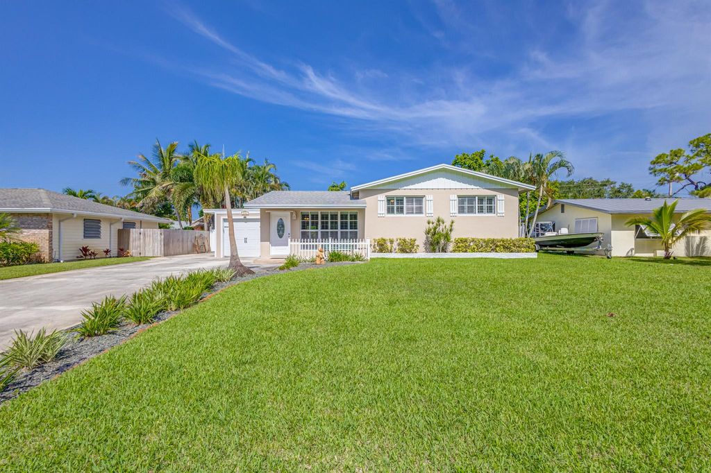 Photo of 1506 Seabrook Road, Tequesta, FL 33469 (MLS # R10903285)