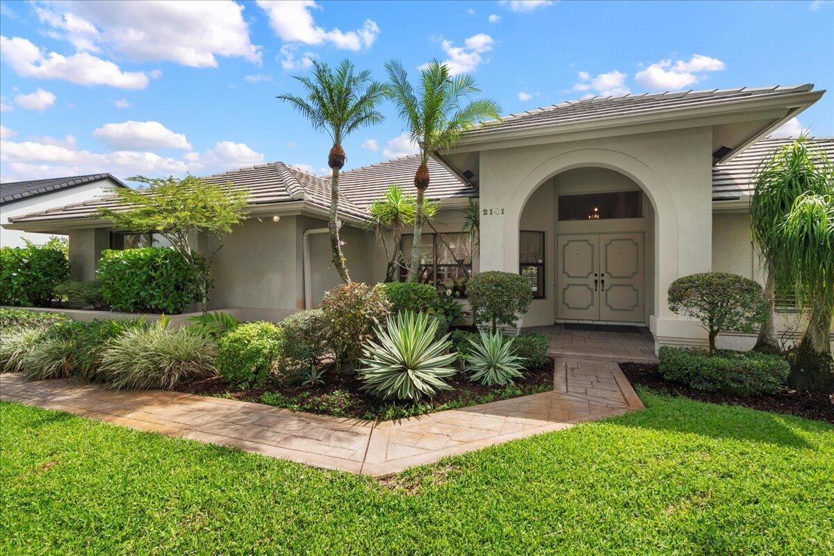2141 Greenview Cove Drive
