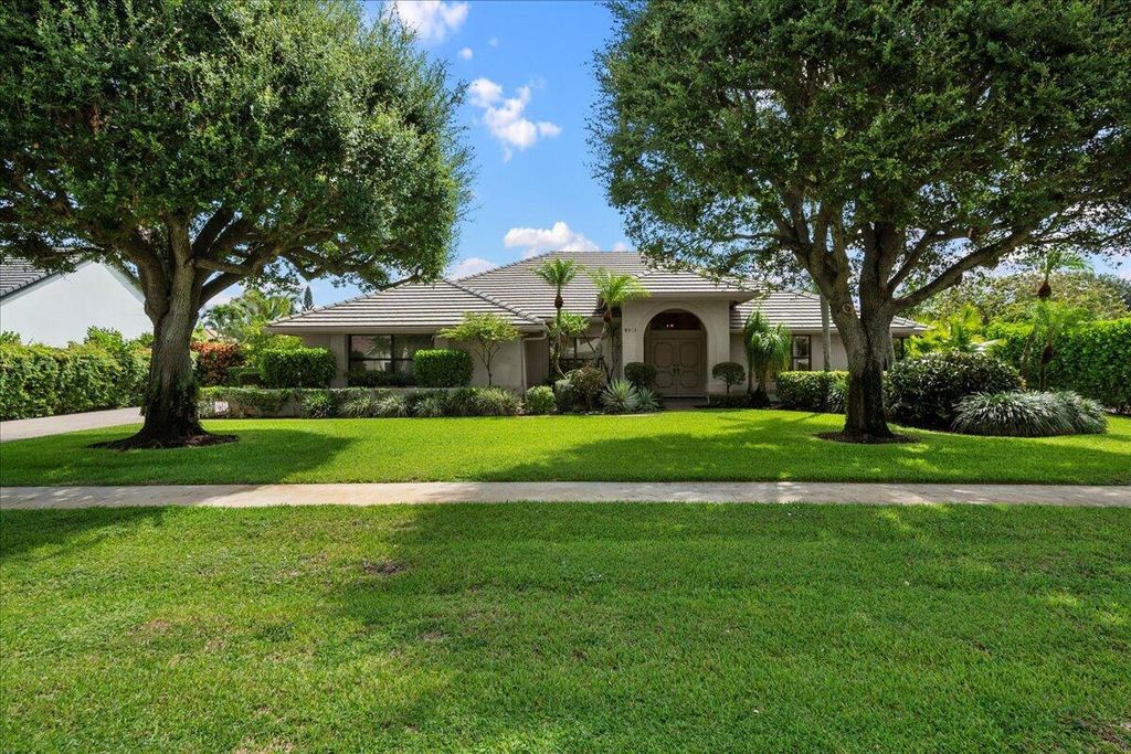 Photo of 2141 Greenview Cove Drive, Wellington, FL 33414 (MLS # R11103586)