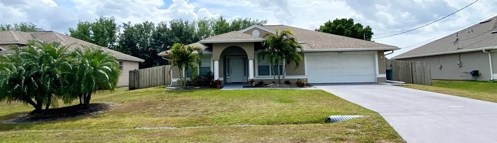 Photo of 5857 NW Cullom Circle, Port Saint Lucie, FL 34986 (MLS # R10704295)