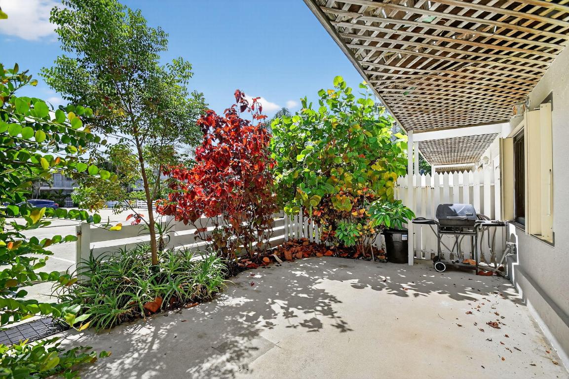 MANGO VILLAS TOWNHOUSE - Residential