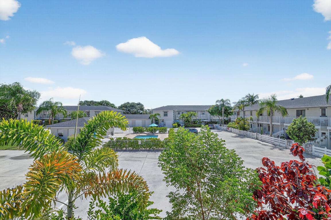 MANGO VILLAS TOWNHOUSE - Residential