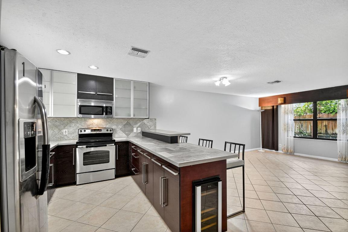 MANGO VILLAS TOWNHOUSE - Residential