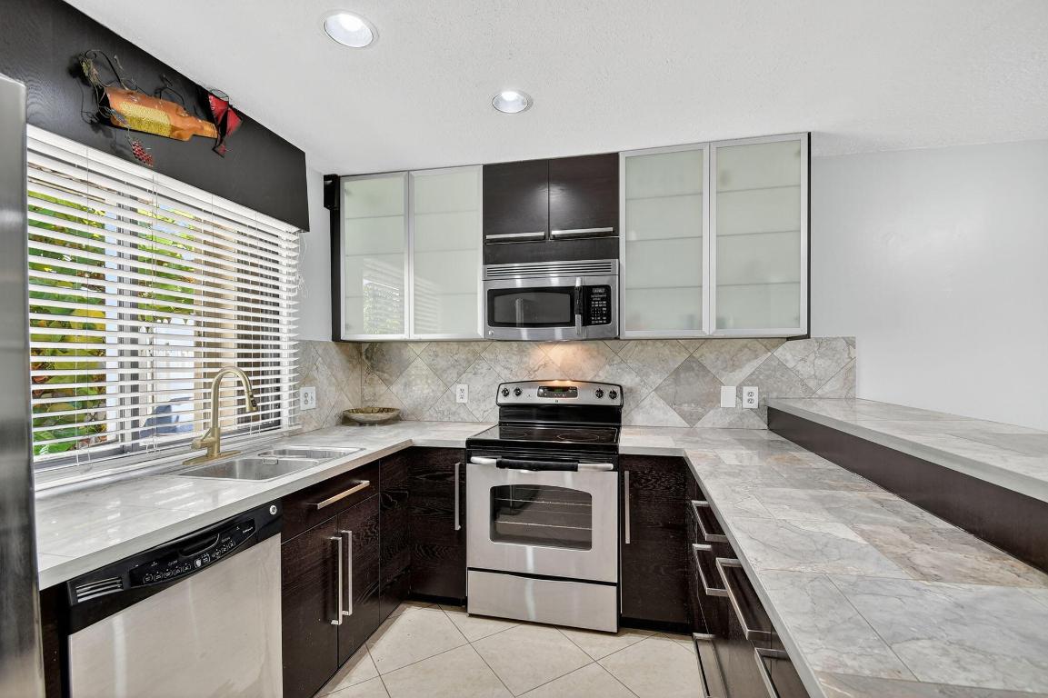 MANGO VILLAS TOWNHOUSE - Residential