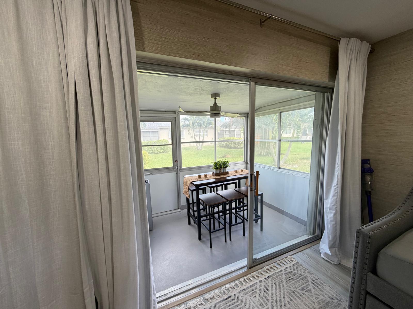 CRESTHAVEN VILLAS CONDO 31 - Residential Lease