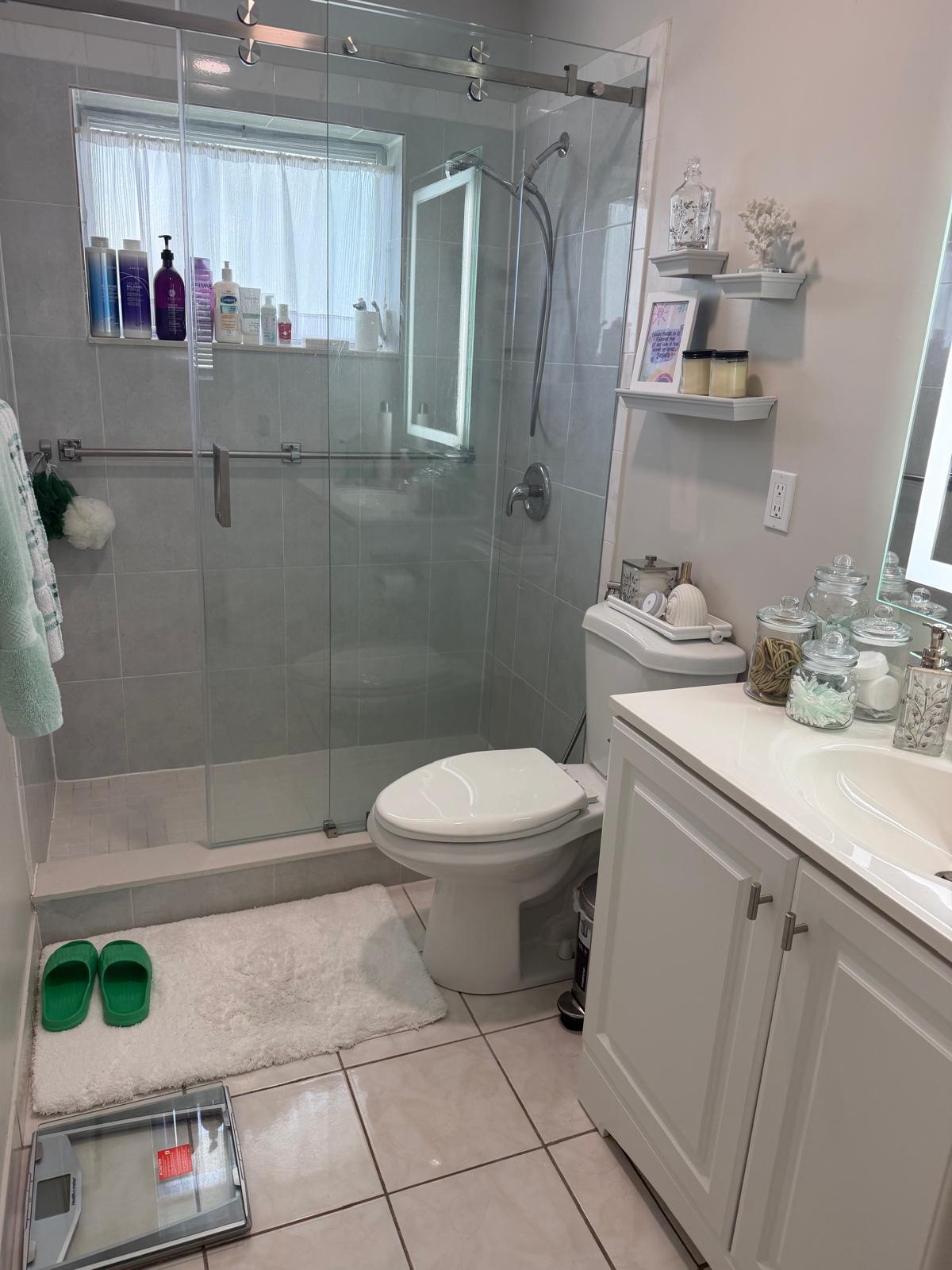 CRESTHAVEN VILLAS CONDO 31 - Residential Lease