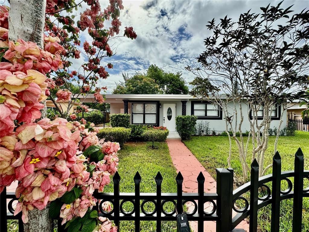 Photo of 1783 Lauderdale Manor Drive, Fort Lauderdale, FL 33311 (MLS # F10503739)