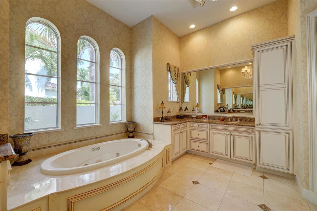 HARBOUR ISLES - Residential