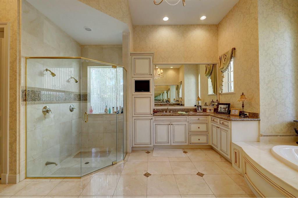 HARBOUR ISLES - Residential