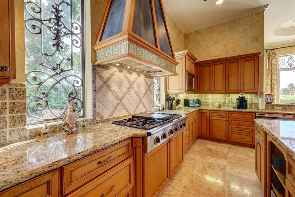 HARBOUR ISLES - Residential