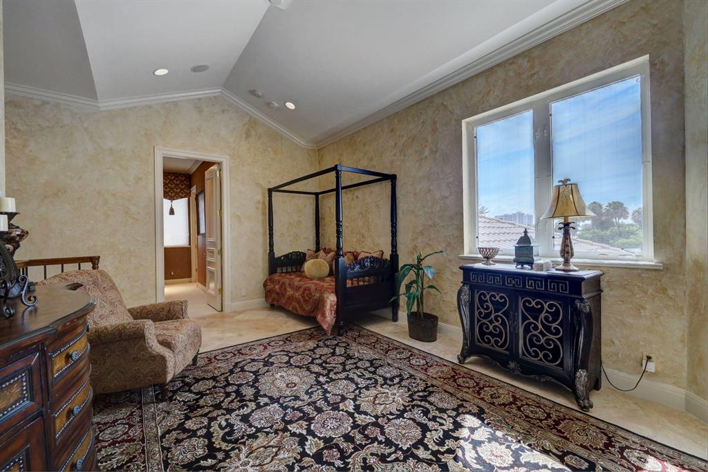 HARBOUR ISLES - Residential