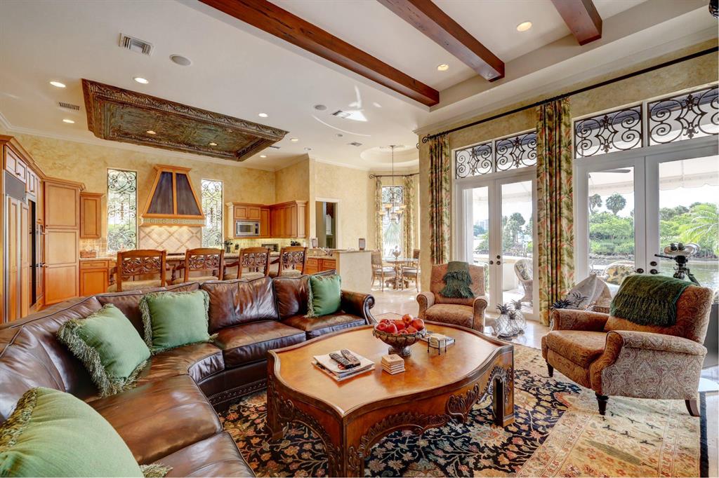 HARBOUR ISLES - Residential