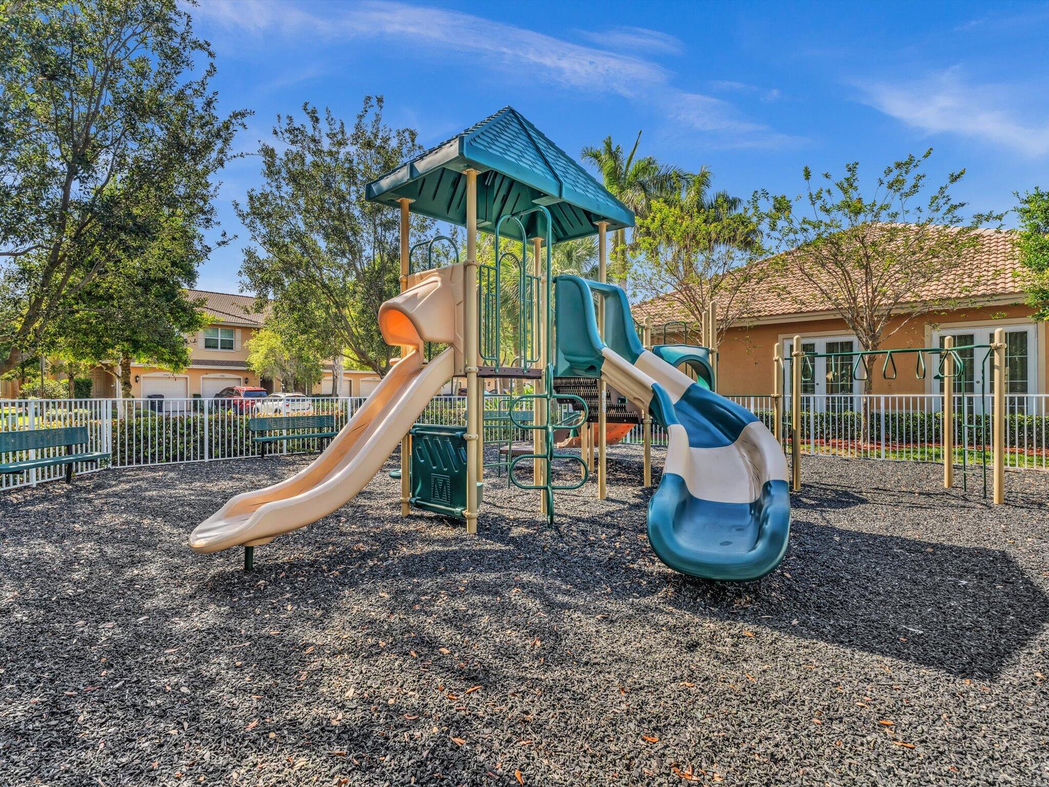 COLONY RESERVE AT LAKE WORTH - Residential