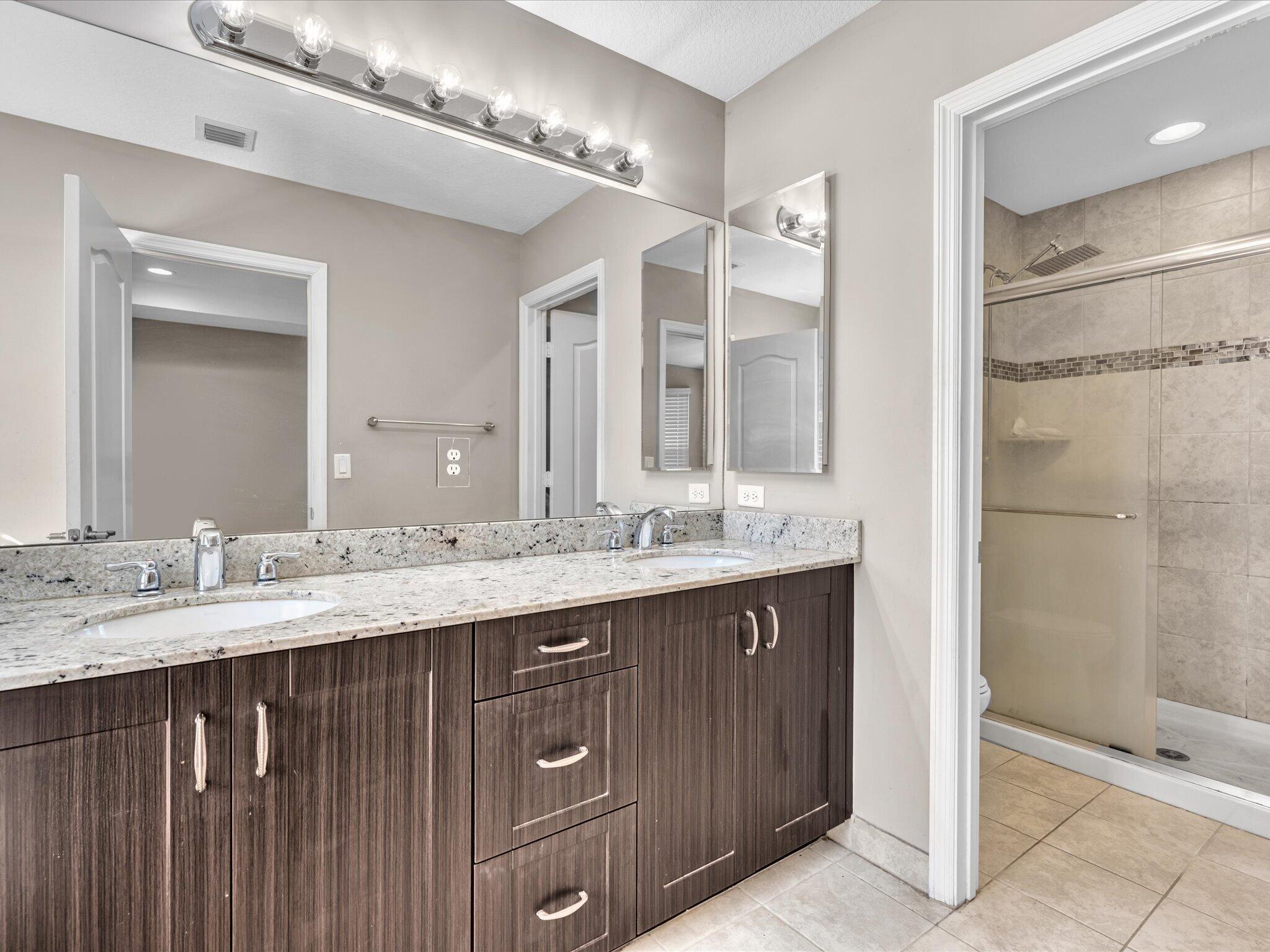 COLONY RESERVE AT LAKE WORTH - Residential