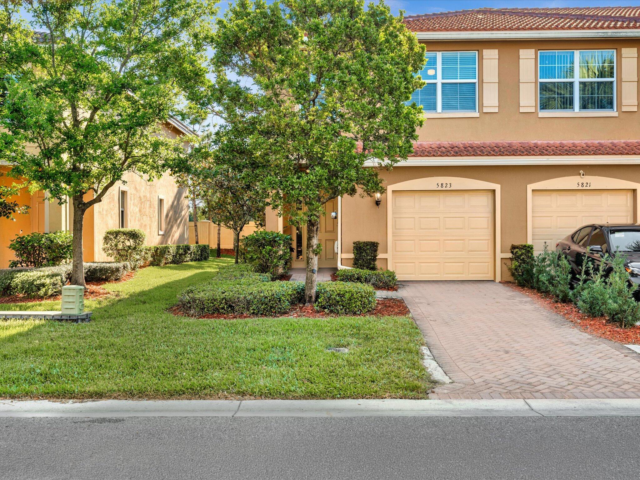COLONY RESERVE AT LAKE WORTH - Residential