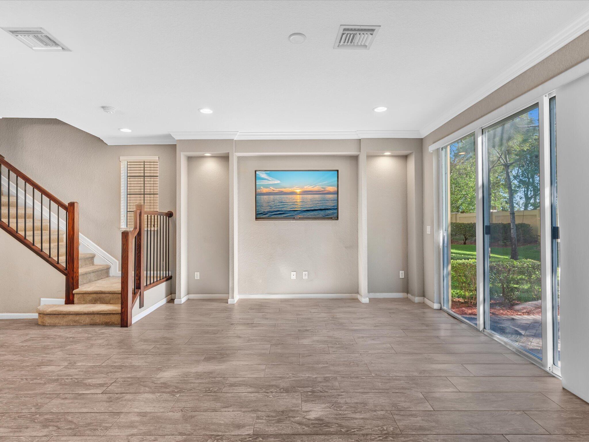 COLONY RESERVE AT LAKE WORTH - Residential