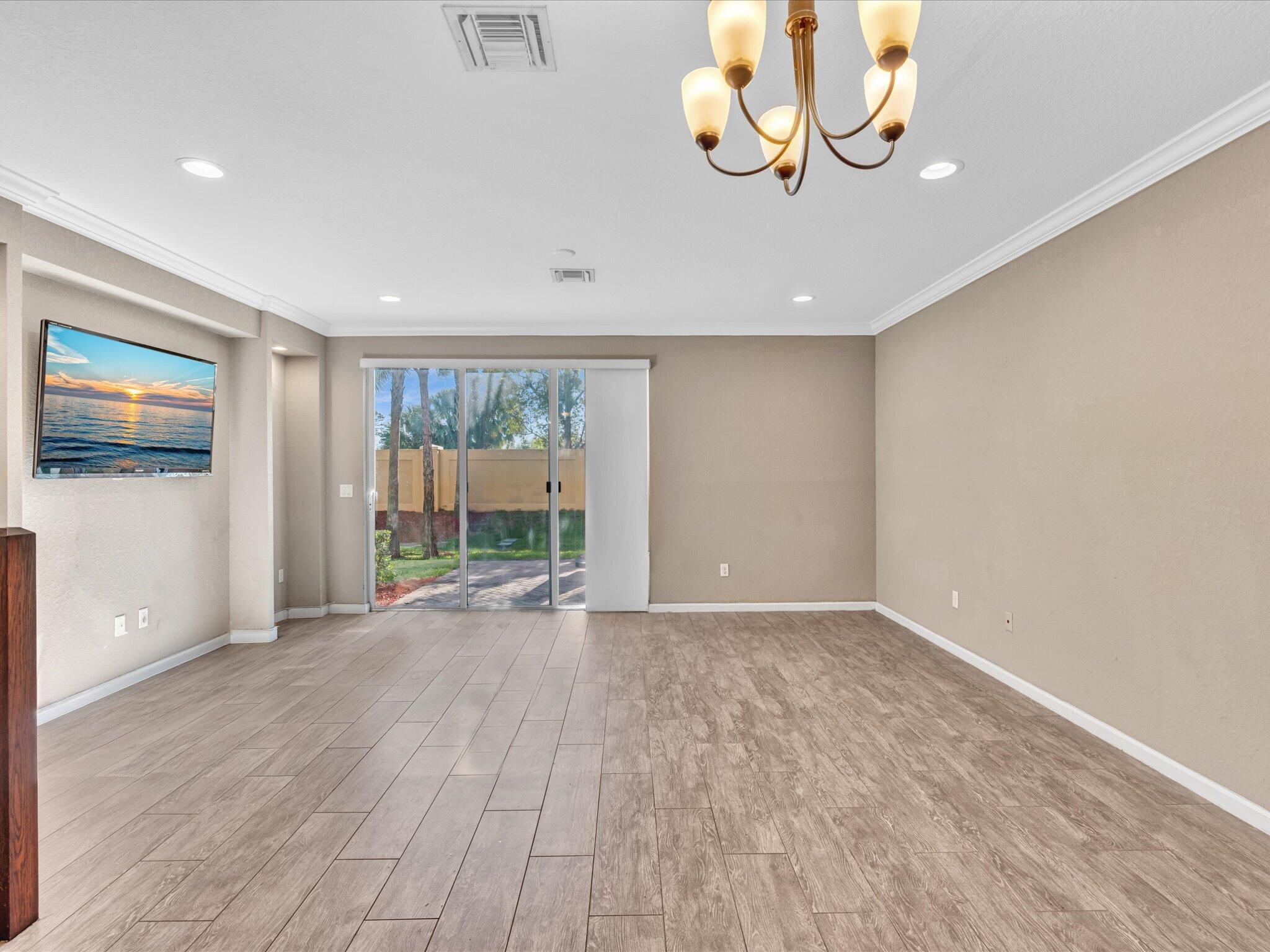 COLONY RESERVE AT LAKE WORTH - Residential