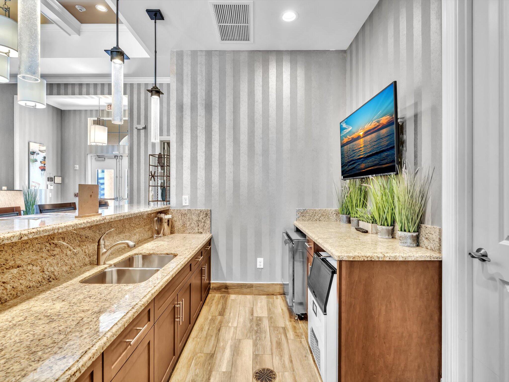 COLONY RESERVE AT LAKE WORTH - Residential