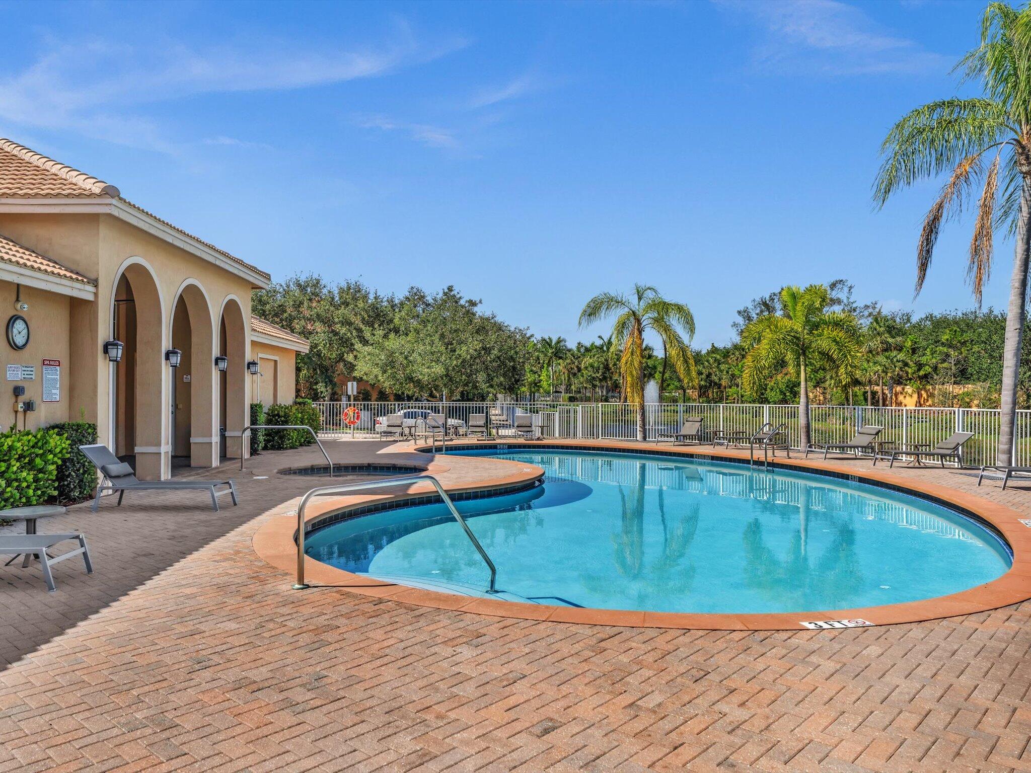 COLONY RESERVE AT LAKE WORTH - Residential