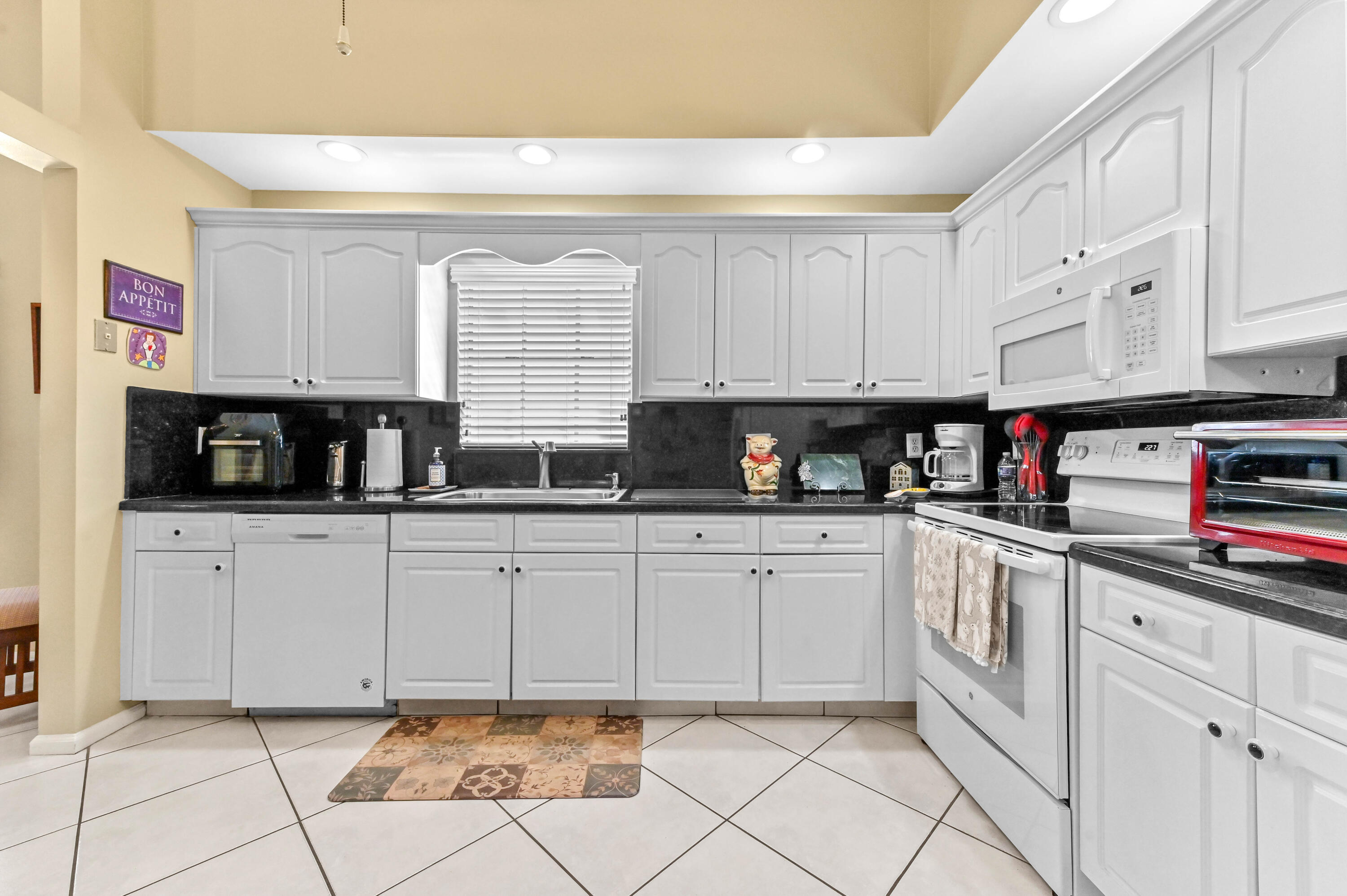 CYPRESS LAKES - Residential