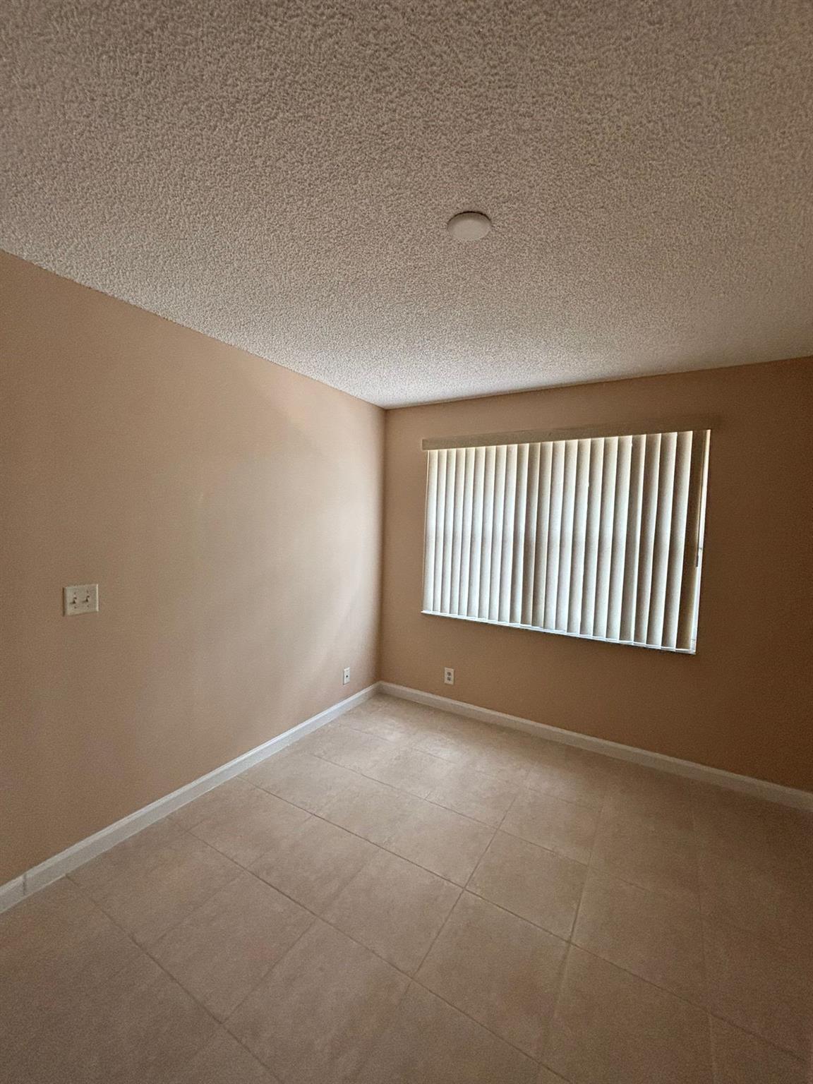 S & R Of Inverrary Prcl O - Residential Lease