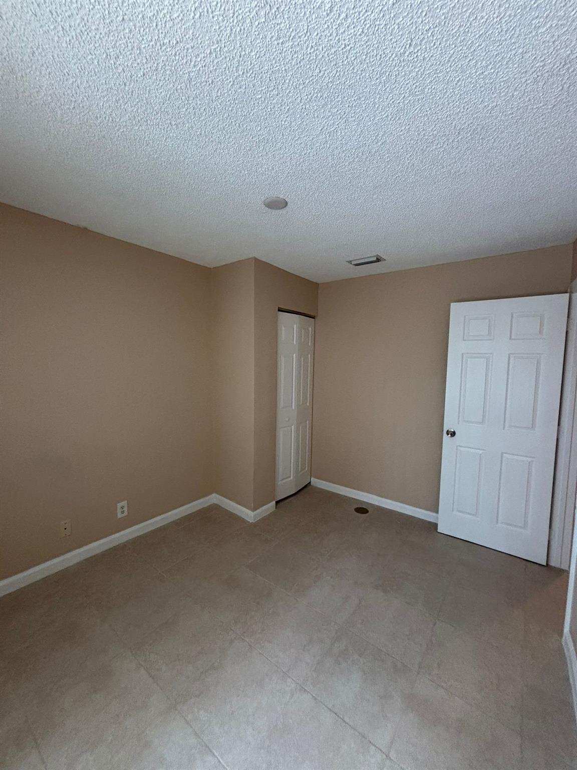 S & R Of Inverrary Prcl O - Residential Lease