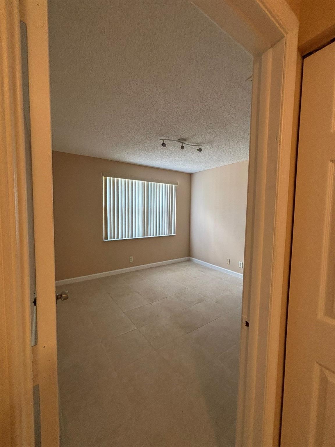 S & R Of Inverrary Prcl O - Residential Lease