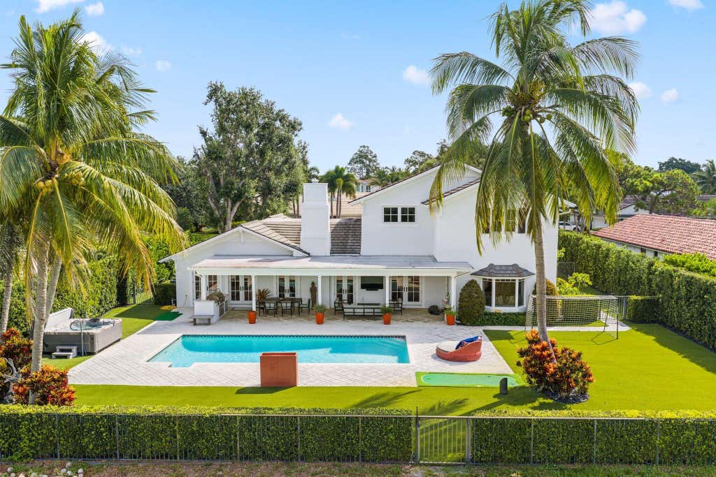 Photo of 2892 Banyan Blvd Circle NW, Boca Raton, FL 33431 (MLS # B26059935)