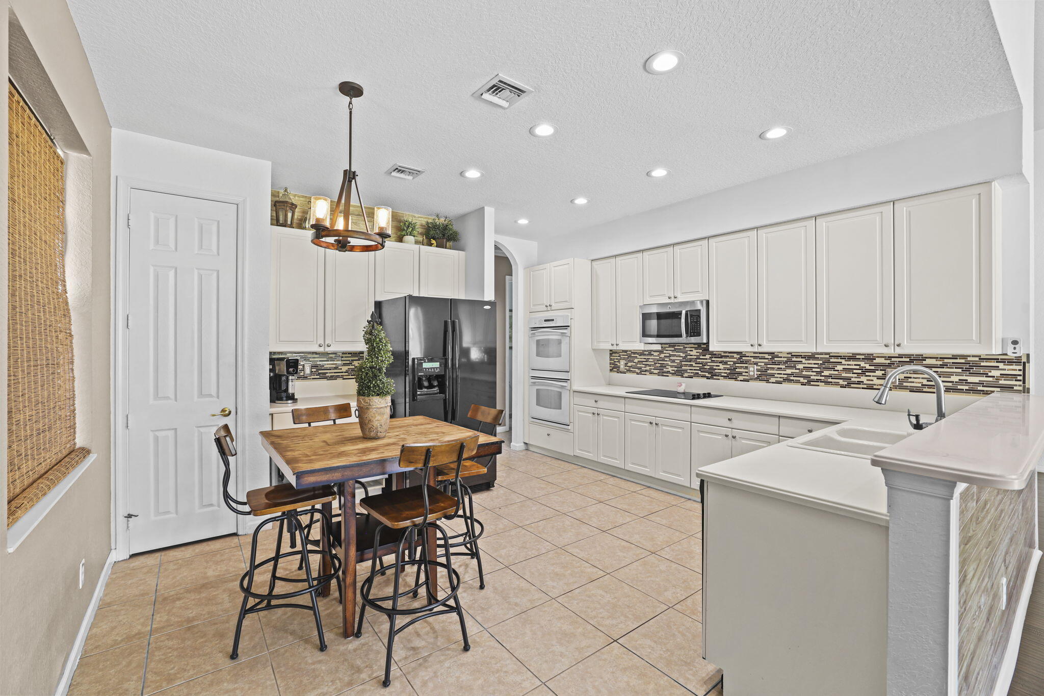 FOURTH  REPLAT OF PORTOFINO ISLES - Residential