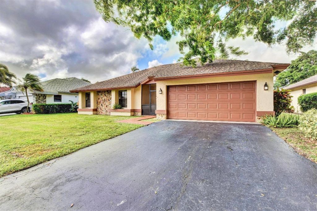 Photo of 18324 181st Circle S, Boca Raton, FL 33498 (MLS # R10971281)